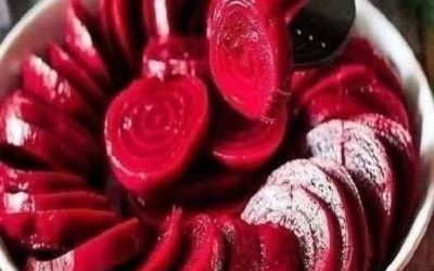 La deliziosa barbabietola e succo di limone elimina i desili del colon e fa perdere peso