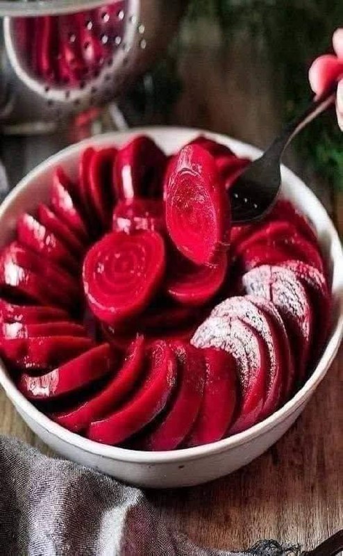 La deliziosa barbabietola e succo di limone elimina i desili del colon e fa perdere peso