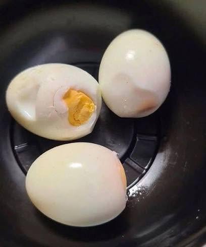 I medici rivelano che mangiare uova la sera provoca…