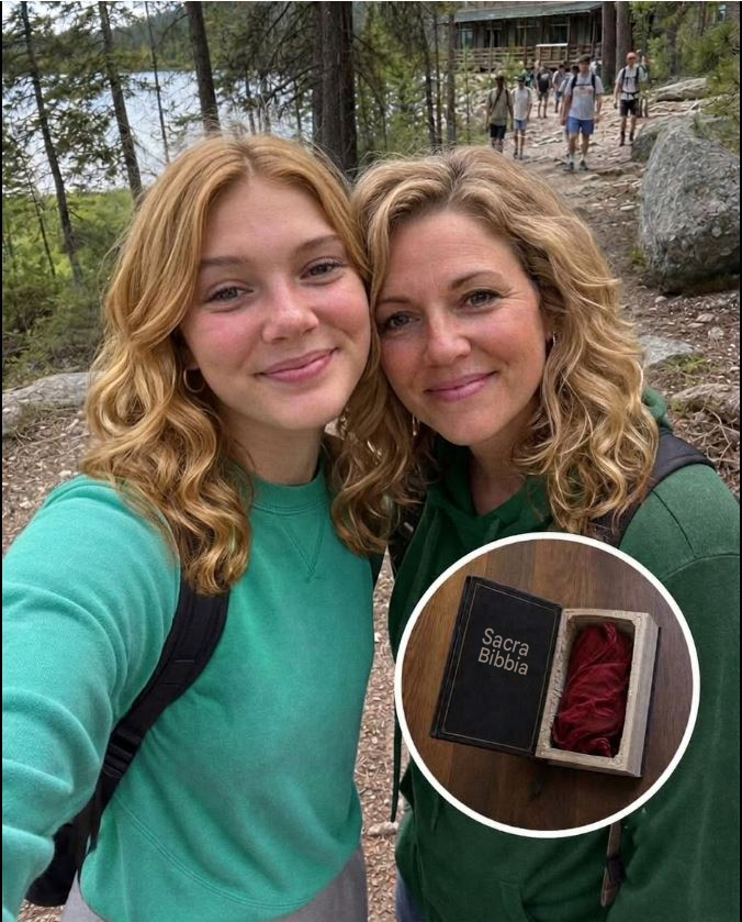 Mia sorella gemella è scomparsa durante un ritiro spirituale in montagna organizzato dalla chiesa con nostra madre. Un anno dopo, ho aperto la Bibbia di mamma e ho scoperto la devastante verità.