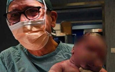 Parto record in Italia: ecco quanto pesava (1 / 2)