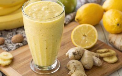 Sorseggia il tuo benessere: la guida definitiva al rinfrescante frullato di banana, limone e zenzero