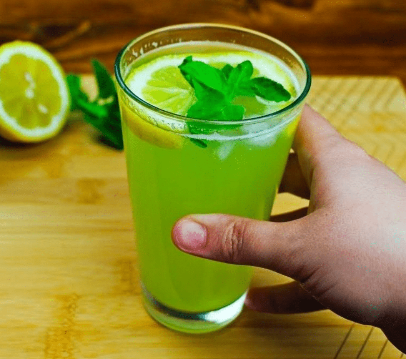 Un succo che scioglierà tutto ciò che hai mangiato durante la giornata! (RICETTA)